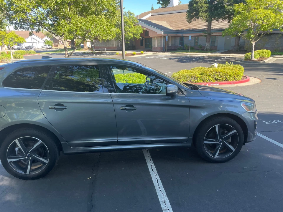 2016 Volvo XC60 1st Gen - Image 24 of 31