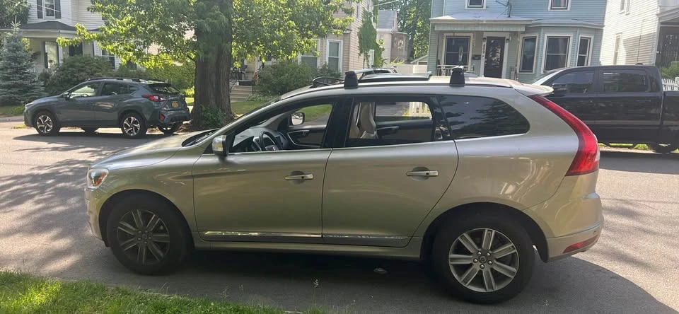 2016 Volvo XC60 1st Gen - Image 4 of 7