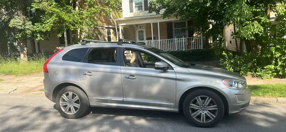 2016 Volvo XC60 1st Gen - Image 2 of 7