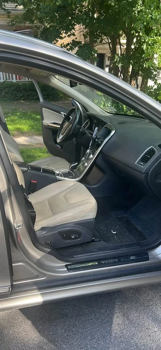 2016 Volvo XC60 1st Gen - Image 7 of 7