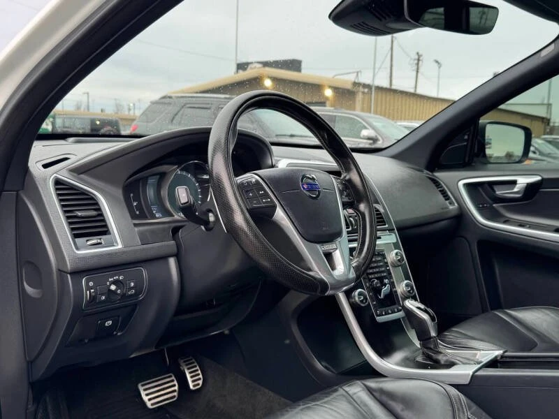 2016 Volvo XC60 1st Gen - Image 9 of 20