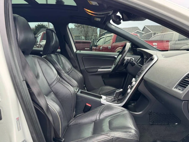 2016 Volvo XC60 1st Gen - Image 14 of 20