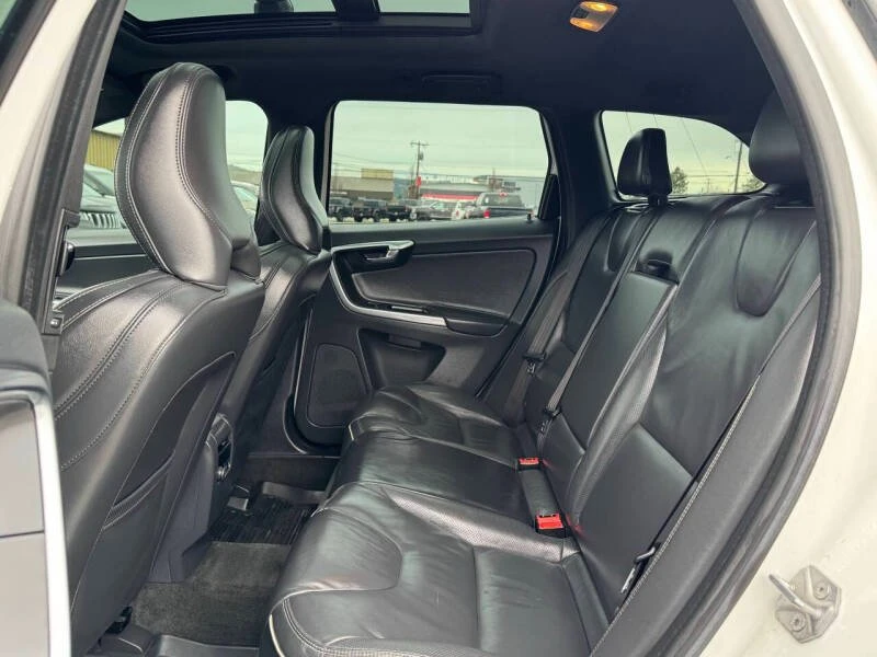2016 Volvo XC60 1st Gen - Image 11 of 20