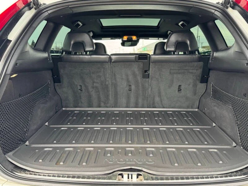 2016 Volvo XC60 1st Gen - Image 17 of 20