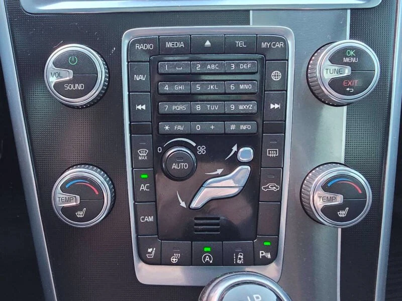 2016 Volvo XC60 1st Gen - Image 11 of 19