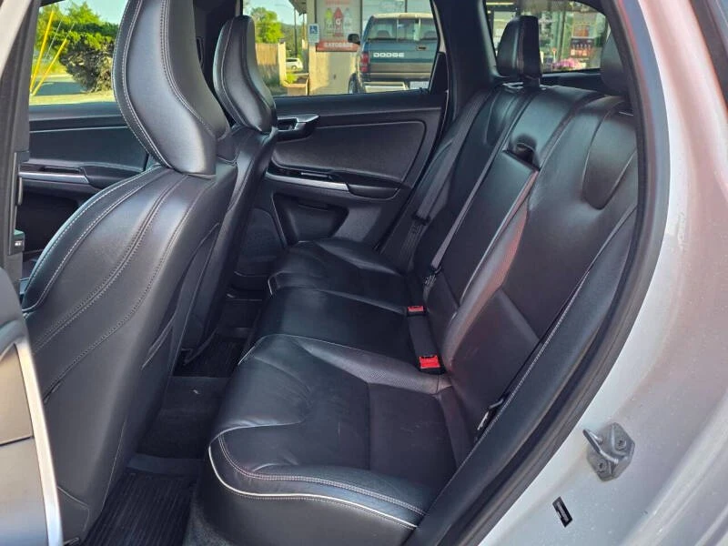 2016 Volvo XC60 1st Gen - Image 18 of 19