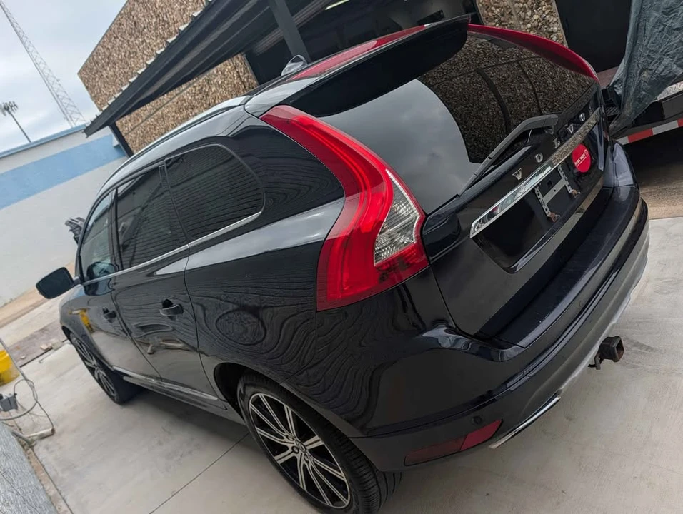 2016 Volvo XC60 1st Gen - Image 11 of 13