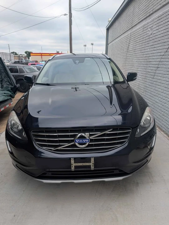 2016 Volvo XC60 1st Gen - Image 2 of 13