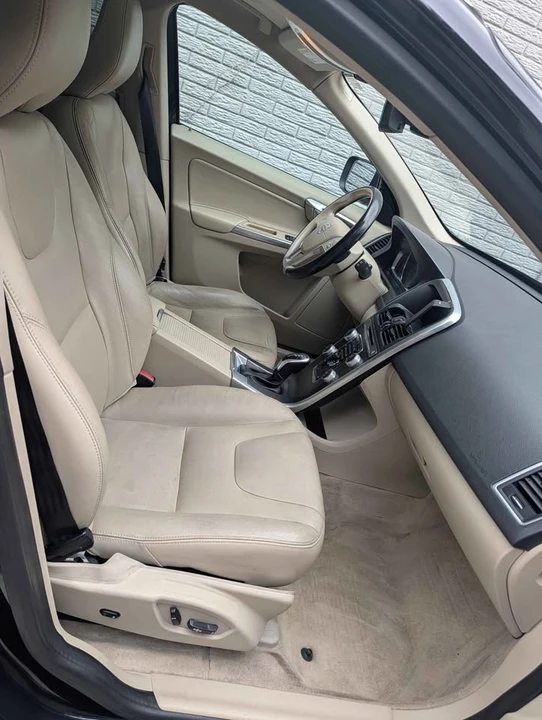 2016 Volvo XC60 1st Gen - Image 4 of 13