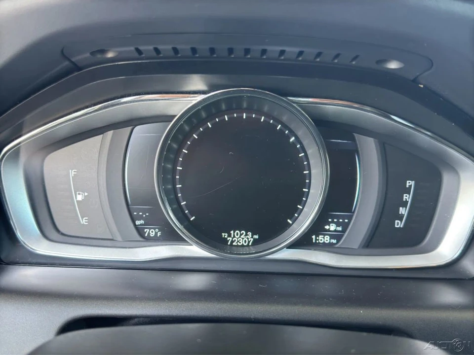 2016 Volvo XC60 1st Gen - Image 11 of 21