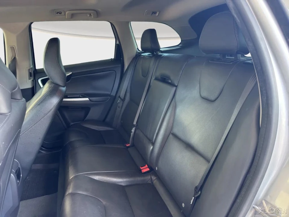 2016 Volvo XC60 1st Gen - Image 14 of 21