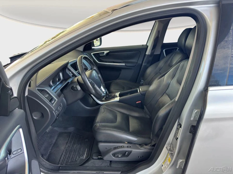 2016 Volvo XC60 1st Gen - Image 8 of 21