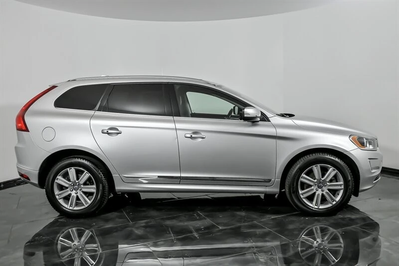 2016 Volvo XC60 1st Gen - Image 13 of 21