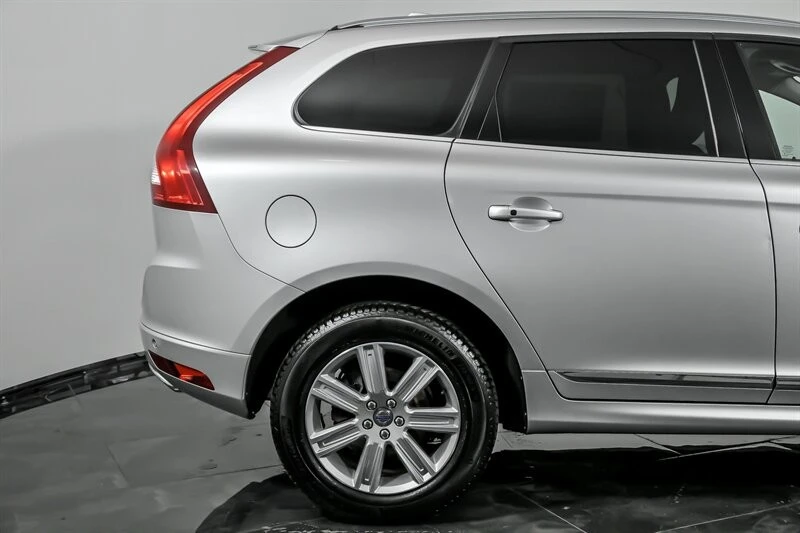 2016 Volvo XC60 1st Gen - Image 12 of 21