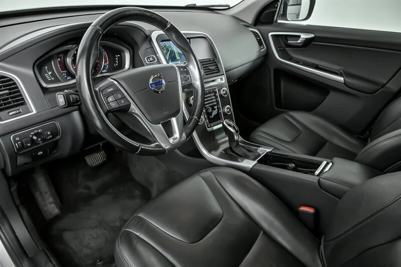 2016 Volvo XC60 1st Gen - Image 18 of 21