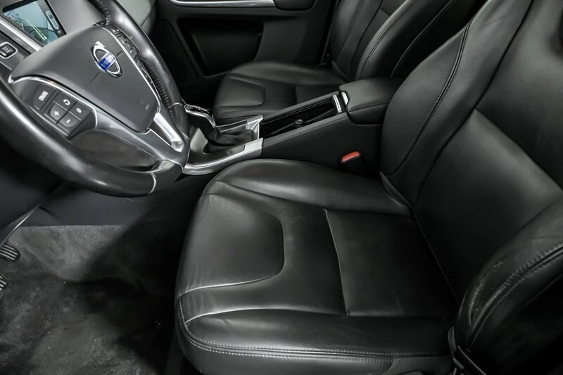 2016 Volvo XC60 1st Gen - Image 19 of 21