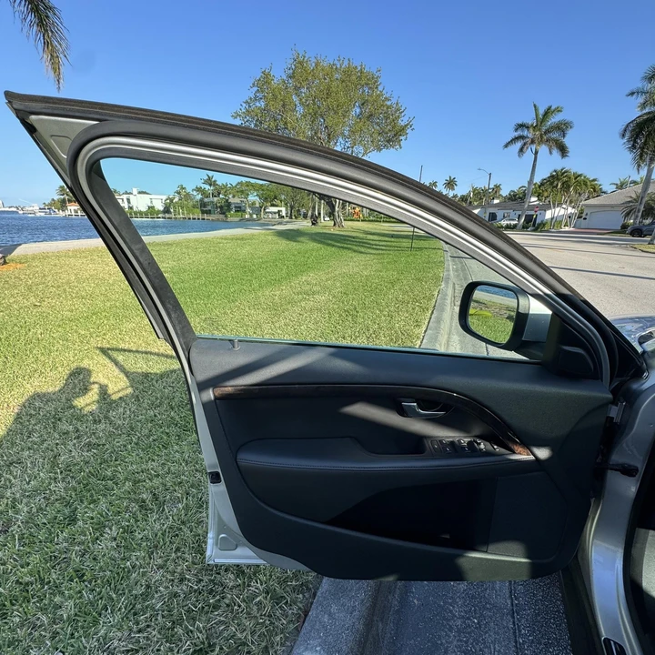 2016 Volvo - Image 13 of 31