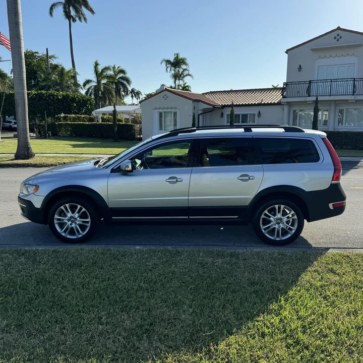 2016 Volvo - Image 7 of 31