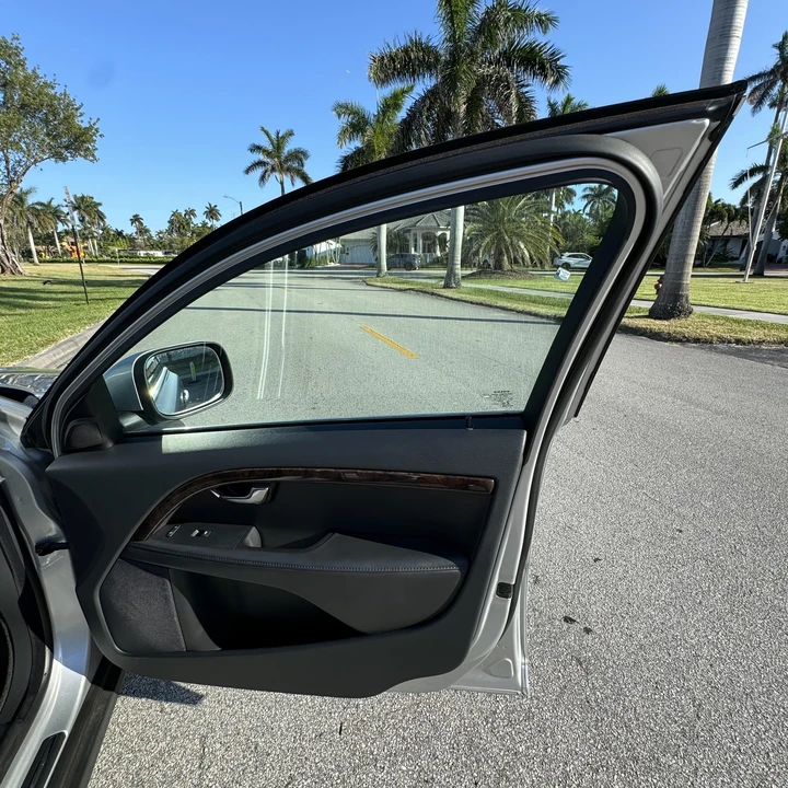 2016 Volvo XC70 3rd Gen - Image 16 of 31
