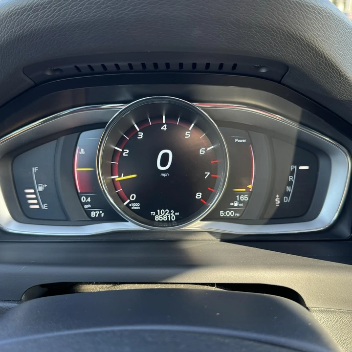 2016 Volvo XC70 3rd Gen - Image 29 of 31