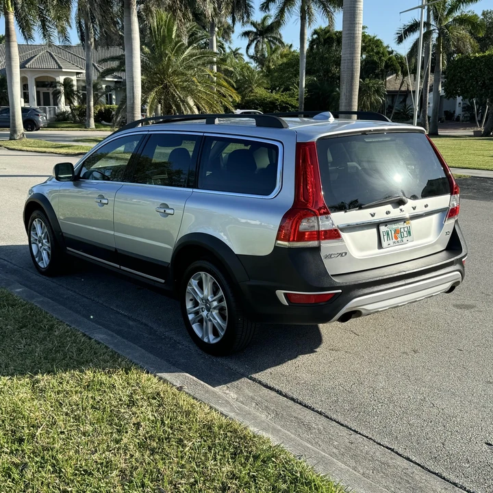 2016 Volvo XC70 3rd Gen - Image 8 of 31