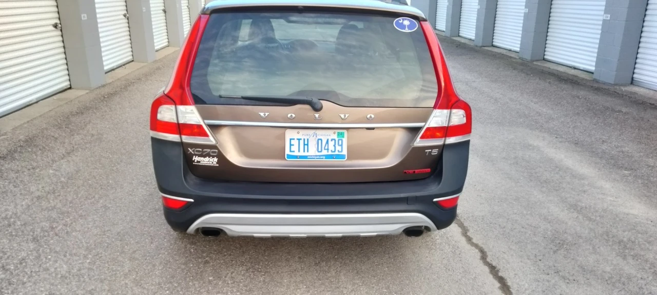 2016 Volvo XC70 3rd Gen - Image 5 of 13
