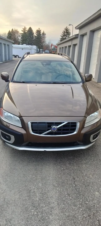 2016 Volvo XC70 3rd Gen - Image 4 of 13