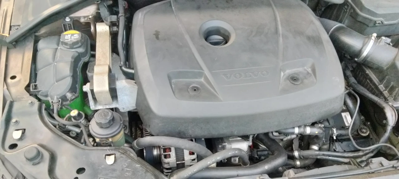 2016 Volvo XC70 3rd Gen - Image 13 of 13