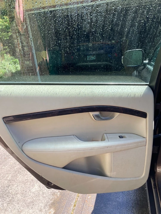 2016 Volvo XC70 3rd Gen - Image 11 of 22