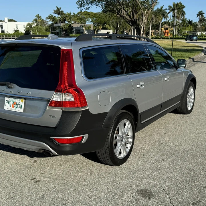 2016 Volvo XC70 3rd Gen - Image 11 of 12