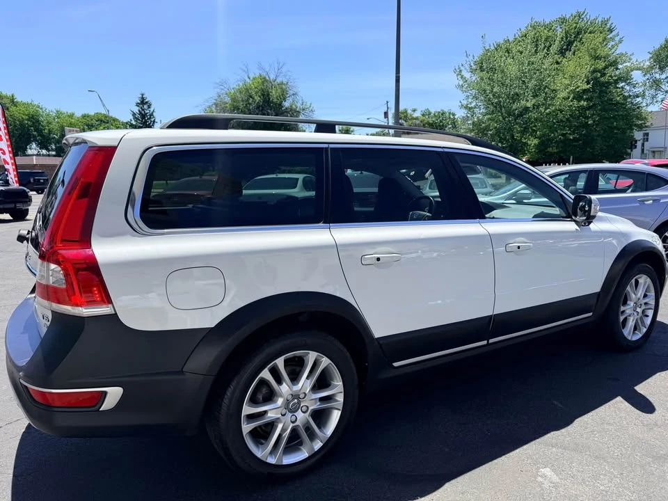2016 Volvo XC70 3rd Gen - Image 6 of 18