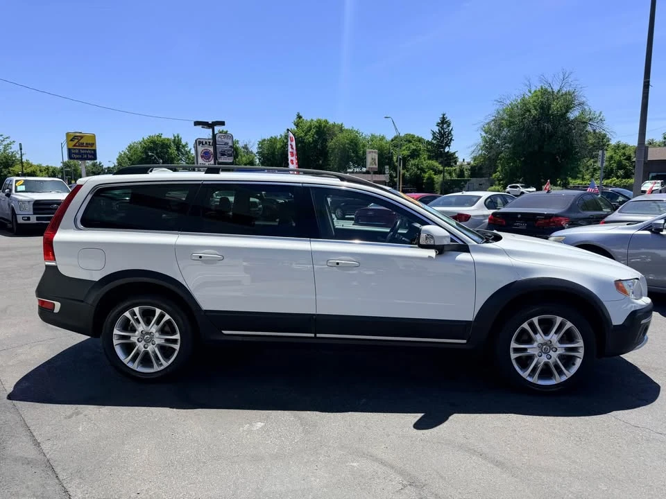 2016 Volvo XC70 3rd Gen - Image 5 of 18