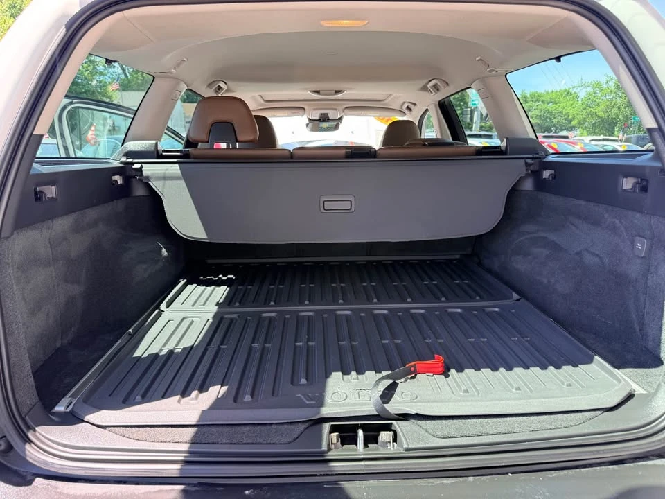 2016 Volvo XC70 3rd Gen - Image 18 of 18
