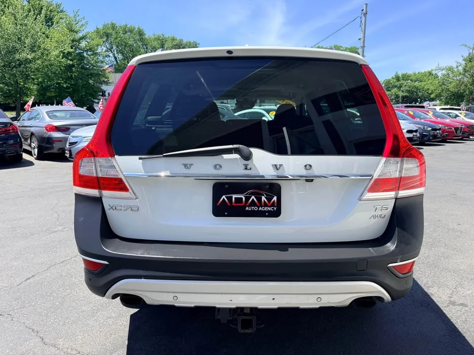 2016 Volvo XC70 3rd Gen - Image 7 of 18