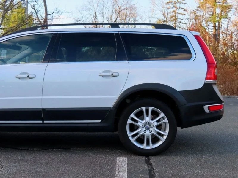 2016 Volvo XC70 3rd Gen - Image 12 of 12