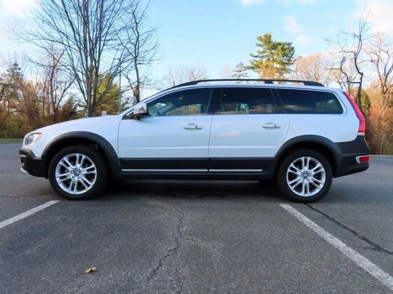2016 Volvo XC70 3rd Gen - Image 10 of 12