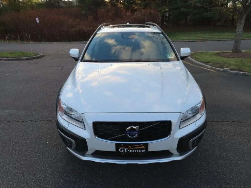 2016 Volvo XC70 3rd Gen - Image 3 of 12