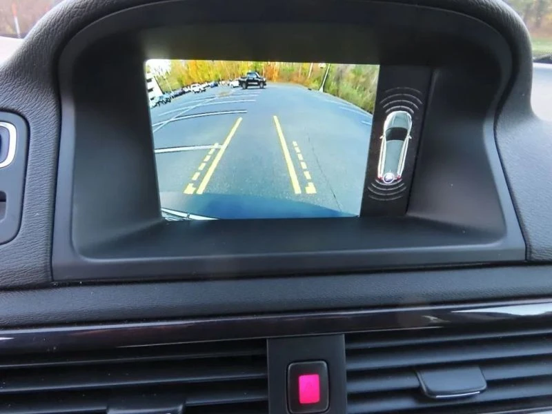 2016 Volvo XC70 3rd Gen - Image 8 of 12
