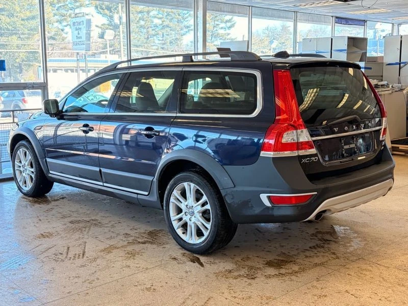 2016 Volvo XC70 3rd Gen - Image 9 of 12