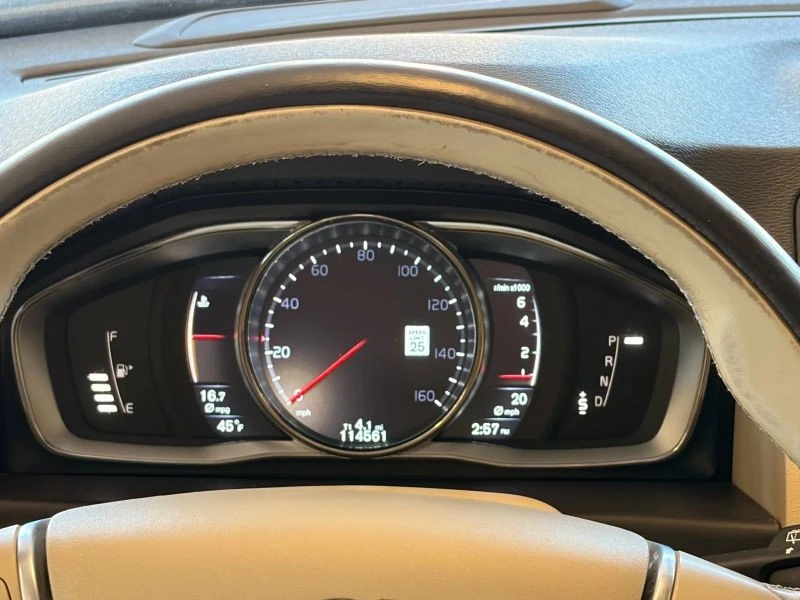 2016 Volvo XC70 3rd Gen - Image 4 of 8