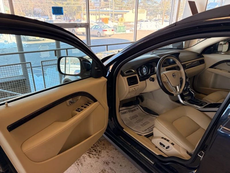 2016 Volvo XC70 3rd Gen - Image 10 of 12