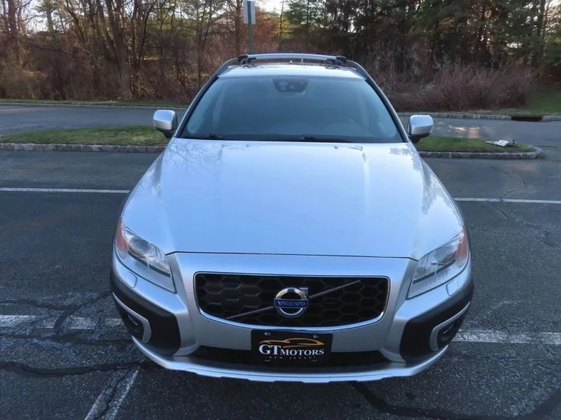 2016 Volvo XC70 3rd Gen - Image 3 of 12
