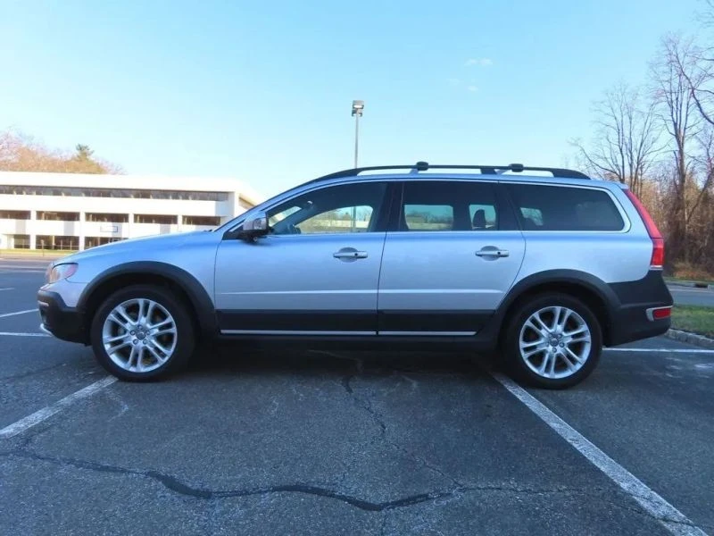 2016 Volvo XC70 3rd Gen - Image 8 of 12