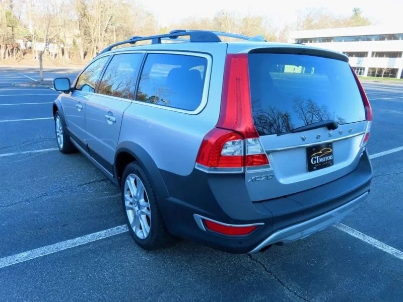 2016 Volvo XC70 3rd Gen - Image 11 of 12