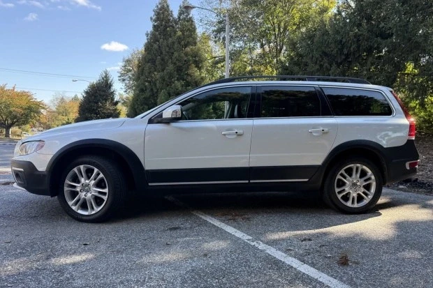 2016 Volvo XC70 3rd Gen - Image 3 of 7