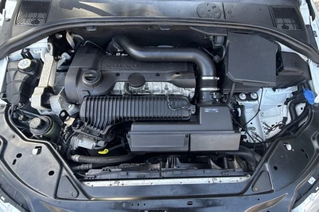 2016 Volvo XC70 3rd Gen - Image 6 of 7