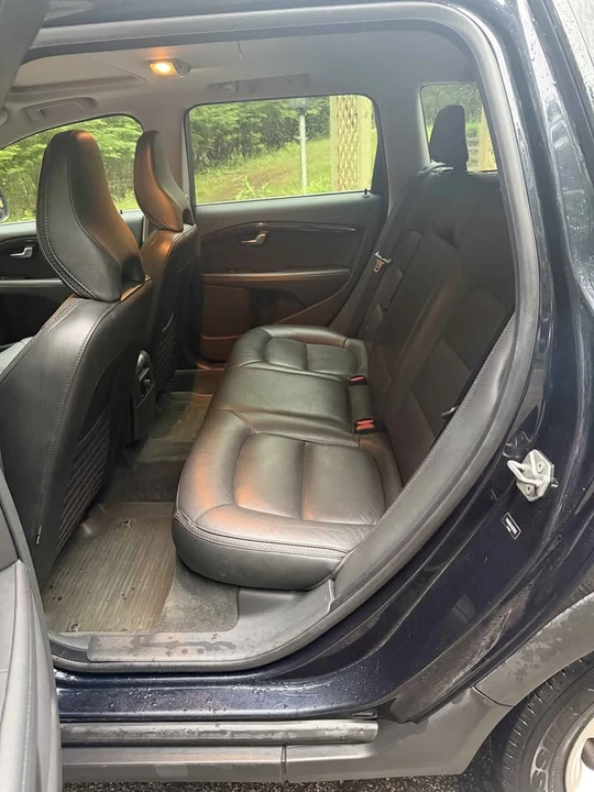 2016 Volvo XC70 3rd Gen - Image 14 of 20