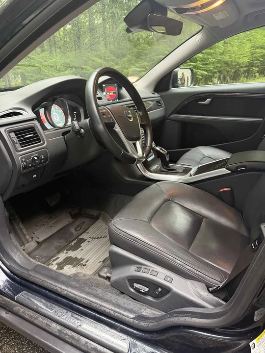 2016 Volvo XC70 3rd Gen - Image 10 of 20