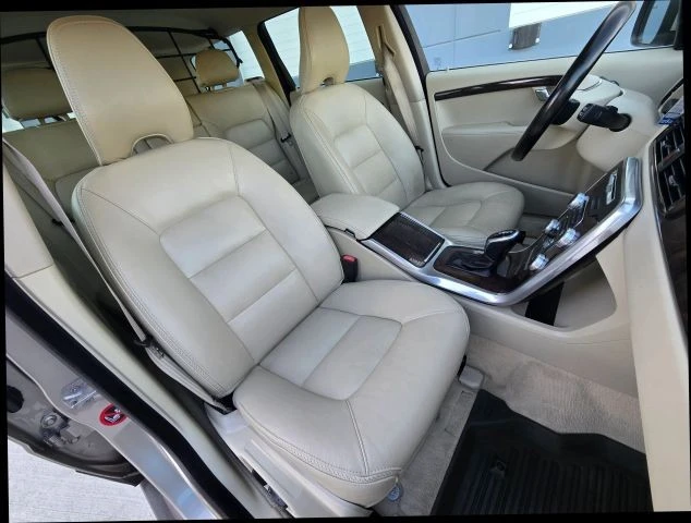 2016 Volvo XC70 3rd Gen - Image 20 of 21