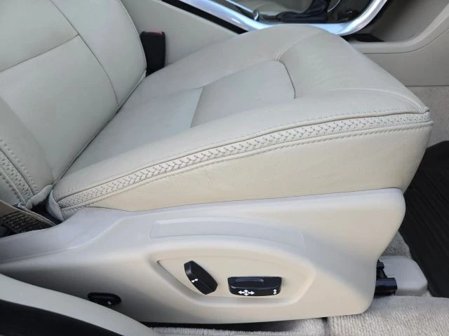 2016 Volvo XC70 3rd Gen - Image 21 of 21